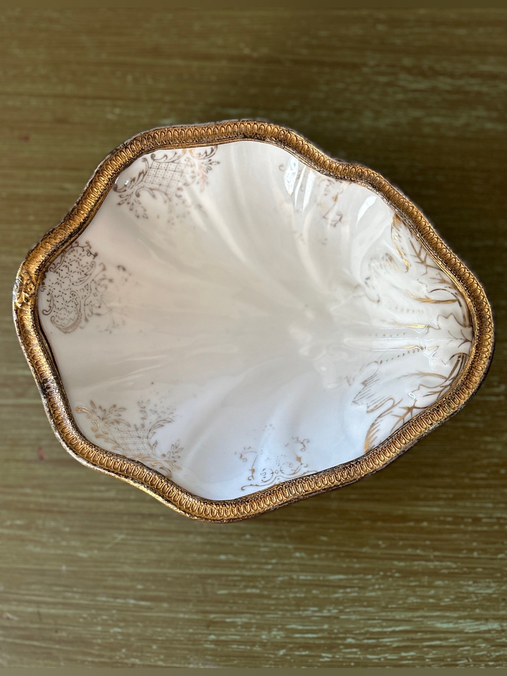Vintage Porcelain Scalloped Edge Gold Gilded Filigree Catch All Dish